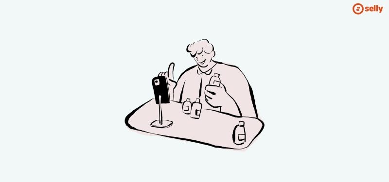 Kreskówkowa grafika mężczyzny nagrywającego treści na kamerce - recenzje produktu. Temat wpisu: Charakterystyka TikTok Shop