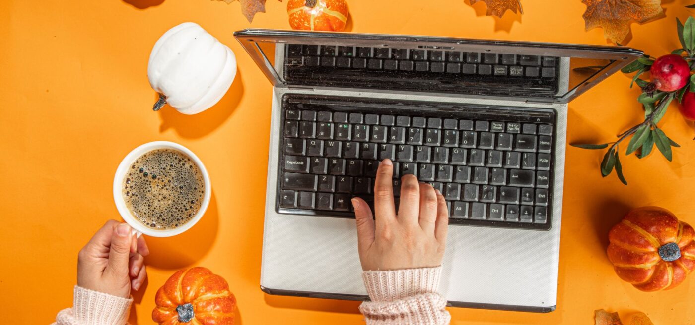 Paczki i jesienne dekoracje - co sprzedawać jesienią w sklepie internetowym